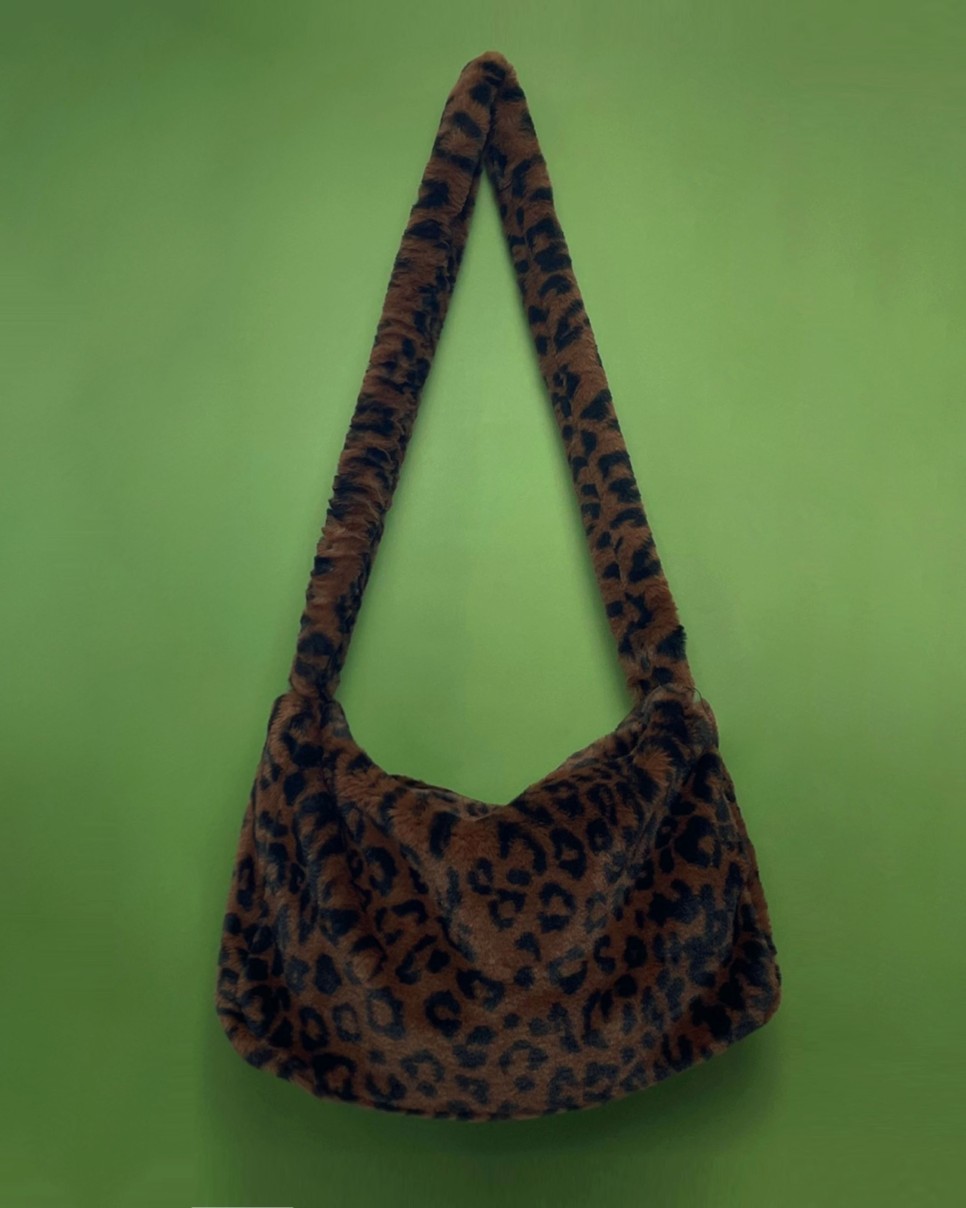 [MADE] Teddy Leopard Fur Bag